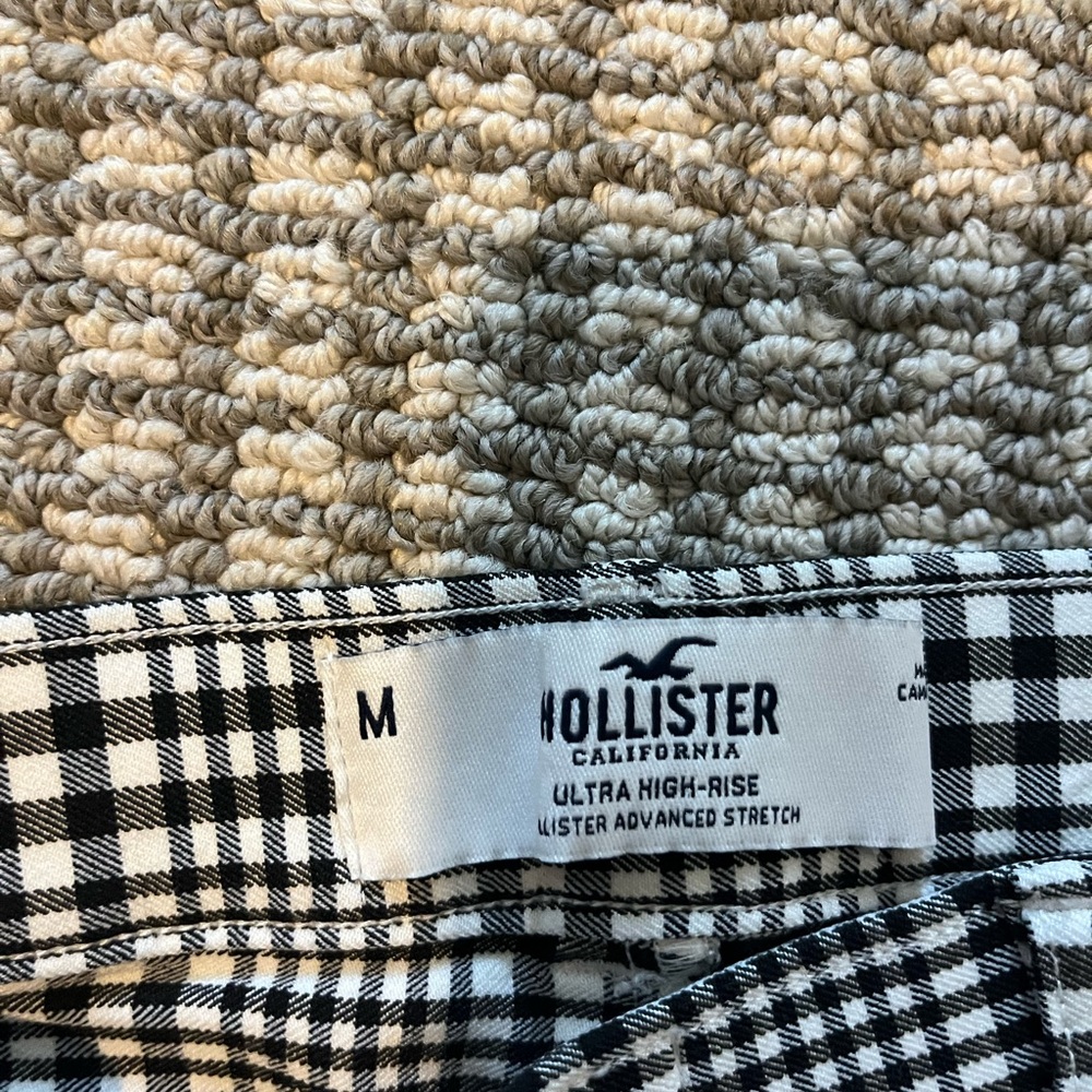 Hollister Black and White Boot Cut Flare Pants - Picture 2 of 2